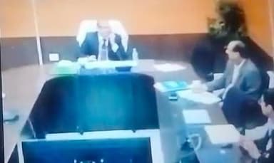 #es IAS adhikari ko Kari saja milna chahiye