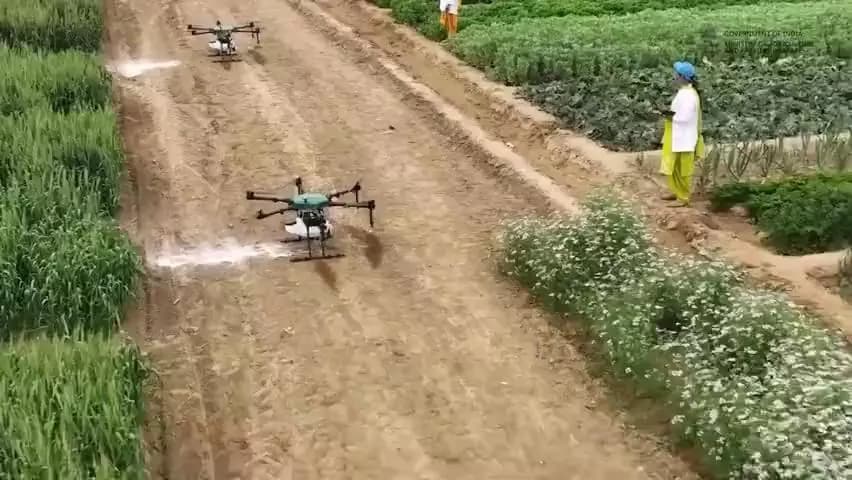 माननीय प्रधानमंत्री श्री नरेन्द्र मोदी ने आज भारतीय कृषि अनुसंधान संस्थान, पूसा, नई दिल्ली में सशक्त महिला - विकसित भारत कार्यक्रम के दौरान ड्रोन दीदियों द्वारा आयोजित ड्रोन प्रदर्शन में भाग लिए एवं उनके अनुभवों को जाना।
#namodronedidi