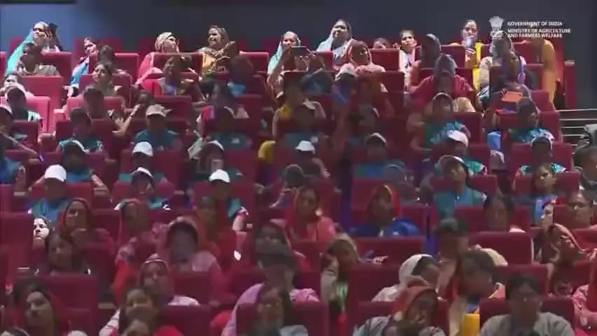 "महिला स्वयं सहायता समूहों ने भारत में नारी सशक्तिकरण का नया इतिहास रच दिया है"
-माननीय प्रधानमंत्री श्री नरेन्द्र मोदी
#NamoDroneDidi
#WomenSelfHelpGroups #WomenEmpowerment