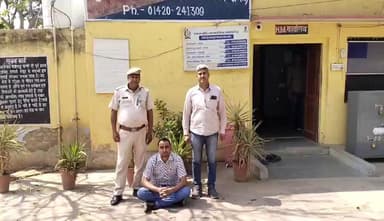 #Dausa #बांदीकुई बसवा पुलिस की कार्रवाई
दुष्कर्म का आरोपी सुमेर सिंह गुर्जर को किया गिरफ्तार, 11 साल से फरार 5 हजार का ईनामी था आरोपी, बांदीकुई जंक्शन के प्लेटफार्म से बसवा पुलिस ने किया गिरफ्तार, मामले में आरोपी उदय सिंह पूर्व में किया जा