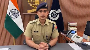 #आचार_संहिता का उल्लंघन हो रहा हो तो सजगता दिखाएं
#cVIGIL के जरिए उसकी जानकारी #चुनाव आयोग से साझा करें #एसपी #भरतपुर