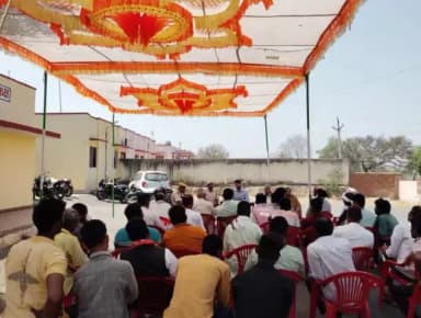 @banswara_police पुलिस थाना मोटागांव पर CLG सदस्यो #पुलिसमित्रगण, #ग्रामरक्षादल, #सुरक्षासखी की मीटिंग लेकर लोक सभा चुनाव एवं होली पर , कानून एवं शांति व्यवस्था बनाये रखने बाबत चर्चा कर आवश्यक निर्देश दिये....