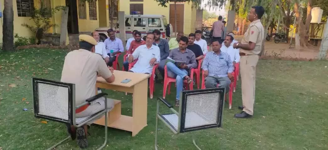 आगामी #त्यौहार व #लोकसभा चुनाव 2024 के मध्य नजर पुलिस थाना #बनेठा पर #सीएलजी सदस्यों की मीटिंग ली गई ।