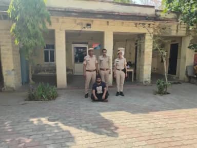 #जिला_कोटा_ग्रामीण_पुलिस की कार्यवाही
थाना सुल्तानपुर ने #आईपीएल_सट्टे के खिलाफ #कार्यवाही करते हुए,01 व्यक्ति को #गिरफ्तार कर, उसके पास से मोबाइल ऐप पर 44200 रूपये का हिसाब किताब व टच स्क्रीन दो मोबाइल जप्त करने में हासिल की सफलता @pol