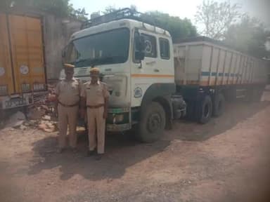 पुलिस थाना #मेहंदवास की कार्यवाही।
अवैध बजरी सहित एक डंपर #जप्त