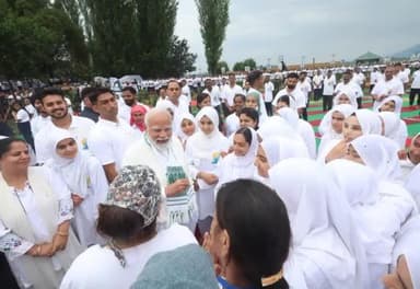 চহি অসিগী য়োগ নুমিৎ থৌরম পাংথোক্নবা শ্রীনগরগী দাল পাৎনা অঙকপা মফম অমা পীরে: প্রধান মন্ত্রী @narendramodi
#IDY2024 #YogaDay2024