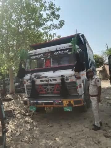 पुलिस थाना #मेहन्दवास की कार्यवाही।
अवैध बजरी सहित एक डंपर #जप्त ।