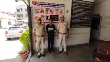 #कार्यवाही पुलिस थाना कोतवाली द्वारा पुराना बस स्टैंड पर कोचिंग छात्रा के साथ हुई लूटपाट की घटना का खुलासा वांछित 01 अभियुक्त गिरफ्तार एवं 01 बाल अपचारी डिटन ।