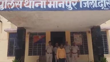 #Dausa #सिकराय: मानपुर थाना पुलिस की कार्रवाई
14 साल से फरार वारंटी को किया गिरफ्तार, आरोपी दिनेश खंडाल निवासी जयपुर को किया गिरफ्तार, थाना अधिकारी सुरेश कुमार के नेतृत्व में कार्रवाई