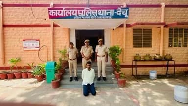 #दो वर्ष से फ़रार 5 हज़ार का #इनामी #आरोपी फलौदी #पुलिस की #गिरफ्त में ।
NDPS प्रकरण में फ़रार श्रवण को देचु थाने ने किया दस्त्याब ।