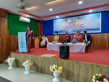 পি.আই.বি., ইম্ফালনা মনিপুর প্রেস ক্লবতা #NewCriminalLaws গী মতাংদা পাঙথোকপা মীদিয়া ৱার্কশোপ #Vartalap তা পুস্পা মাইবম, IA, PIB, ইম্ফালনা থৌরম অসিগী মতাংদা অমসুং থাগৎ ৱাহৈ ফোংদোকখিবা।