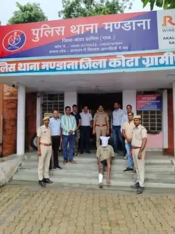 जिला कोटा ग्रामीण पुलिस की #कार्यवाही
#टॉप_10 जिला स्तरीय 25000 का #ईनामी अपराधी गिरफ्तार
चाकूओ से गोदकर की गई युवक की #हत्या के प्रकरण में था #फरार
@PoliceRajasthan @IgpKota @karansharmarps #ko