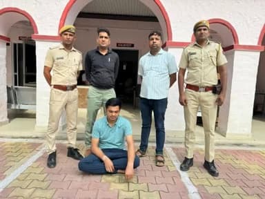 जिला कोटा ग्रामीण पुलिस की #धोखाधड़ी देने वाले अपराधियों के खिलाफ #कार्यवाही
थाना रामगंजमंडी ने #फर्जी_दस्तावेज तैयार कर, व फर्जी खाता खोलकर, फ्रॉड करके, राशि हड़पने वाले 01 अपराधी को #गिरफ्तार करने में सफलता हासिल की