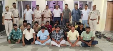 जिला कोटा ग्रामीण पुलिस द्वारा #एरिया_डोमिनेशन_अभियान की कार्यवाही के तहत 67 #विशेष_टीमों के 234अधिकारी /कर्मचारियों द्वारा 246 स्थानो पर #दबिश देकर
149 #अपराधियों को गिरफ्तार करने में हासिल की सफलता
@PoliceRajasthan @IgpKota
@karansharma
