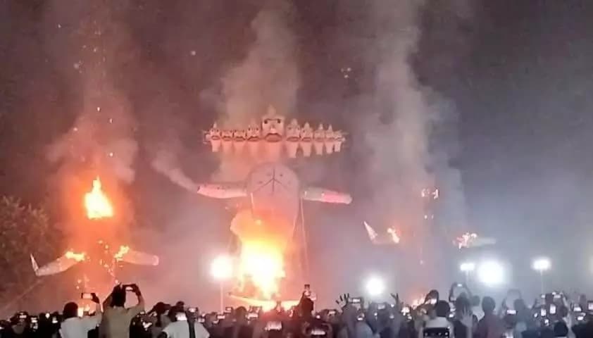 बनारस रेल इंजन कारखाना में विजयादशमी पर्व!
#विजयादशमी की हार्दिक शुभकामनाएं।
@ignorestatus
@AshwiniVaishnaw
@mib_india