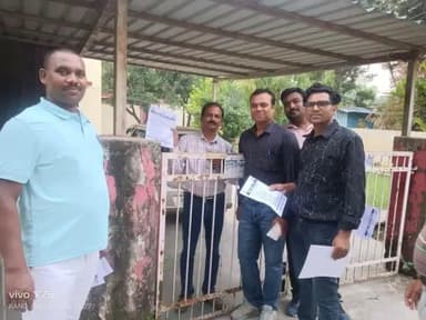 स्वच्छता पखवाड़ा: स्पेशल कैंपेन 4.0 के अंतर्गत बनारस रेल इंजन कारखाना, वाराणसी में गहन सफाई हुई और 'No Single Use Plastic' विषय पर घर-घर जाकर जन जागरूकता अभियान चलाया गया।
#SwachhataPakhwada
#SpecialCampaign4.0