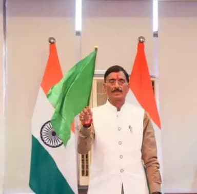 माननीय केंद्रीय रक्षा राज्यमंत्री @sethsanjaymp ने वीडियो कॉन्फ्रेंसिंग से राँची-गोरखपुर एक्सप्रेस ट्रेन का लोकार्पण किया जो पर्यटन, व्यवसाय और शिक्षा को बढ़ावा देगी।
@railminindia @mygovindia
#RailInfra4Jharkhand #RailInfra4UttarPradesh