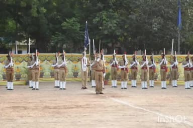 #21अक्टूबर
#पुलिस_स्मृति_दिवस
सबकी सेवा व सबकी सुरक्षा के ध्येय के साथ कर्तव्य के पथ पर अपने प्राणों की आहुति देने वाले पुलिस शहीदों को शत् शत् नमन।
