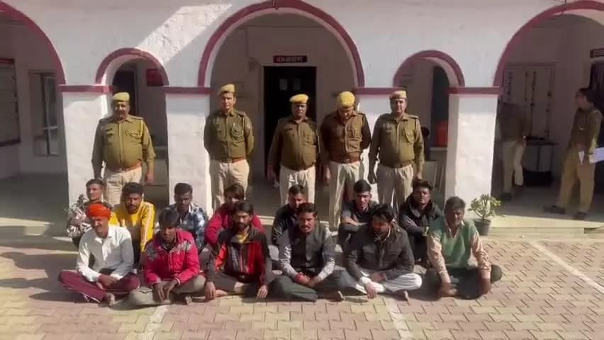 आज दिनांक 24.11.24 को कोटा ग्रामीण पुलिस द्वारा #एरिया_डोमिनेशन_अभियान की कार्यवाही के तहत 58 #विशेष_टीमों के 217 अधिकारी /कर्मचारियों द्वारा 240 स्थानो पर #दबिश देकर
95 #अपराधियों को गिरफ्तार करने में सफलता हासिल की @PoliceRajasthan @igp