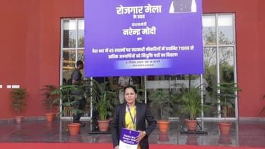 23.12.2024 న హకీంపేటలోని CISF NISAలో రోజ్గార్ మేళా సందర్భంగా కొత్తగా నియమితులైనవారు తమ భావాలను పంచుకున్నారు