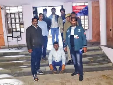 पुलिस मुख्यालय द्वारा चलाए जा रहे #अभियान के दौरान कोटा ग्रामीण पुलिस की #बड़ी_कार्यवाही
जिले की #साइबर_सेल_टीम द्वारा, जिले की #टॉप_10 सूची में #वांछित 15000 रूपये के 01 #ईनामी_अपराधी को #गिरफ्तार करने में सफलता हासिल की