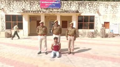 #Balotra: पुलिस वृत बायतु का टाॅप-10 वांछित मुलजिम चम्पालाल गिरफ्तार।
थाना गिड़ा में दर्ज नाबालिग के साथ दुष्कर्म करने वगैरा प्रकरण में था वांछित।