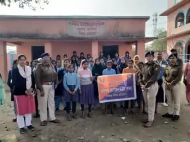 #बिहार_पुलिस_सप्ताह_2025 के अवसर पर कटिहार जिलान्तर्गत महिला थाना पुलिस द्वारा स्कूली बच्चियों के बीच एवं महिलाओ को महिला सशक्तिकरण के बारे में जागरूक किया गया I