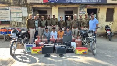 चोरी व नकबजनी के मामले में लालसोट पुलिस की कार्यवाही।
चोरी के सामान के साथ 4 आरोपी विकास, लोकेश, शंकर और वीरेंद्र को किया गिरफ्तार।
#DausaPolice
#pslalsot_dausa