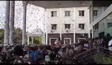 ఎం. శ్రీనివాస్ ఐపిఎస్., ఐజి గారికి ఘనంగా వీడ్కోలు పలికిన రామగుండం పోలీస్ కమిషనరేట్ అధికారులు, సిబ్బంది.పోలీసు అధికారులు, సిబ్బంది వాహనం లాగి వీడ్కోలు.