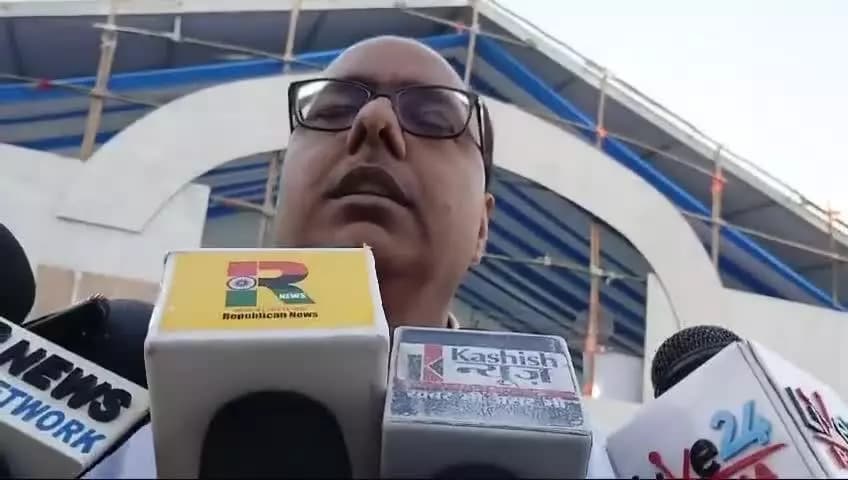 पटना के जिला मजिस्ट्रेट आज गांधी मैदान का निरीक्षण करते हुए बिहार दिवस (22-24 मार्च, 2025) की प्रशासनिक तैयारियों के बारे में मीडिया को जानकारी देते हुए।
#बिहार_दिवस
#बिहारउत्सव
#बिहारदिवसउत्सव