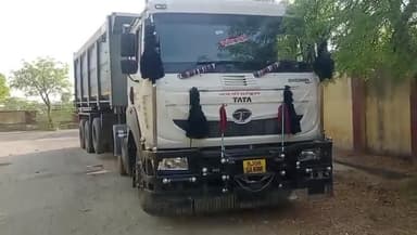 #कोटा_शहर_पुलिस 
#थाना_नांता टीम द्वारा अवैध रूप से बजरी परिवहन करते दो ट्रेलर डिटेन किए गए।
कोटा शहर पुलिस सदैव आपकी सेवा में तत्पर।