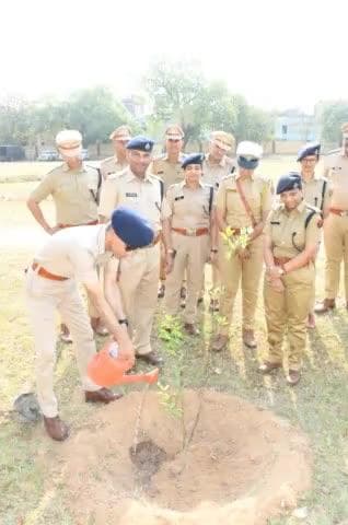 #राजस्थान_पुलिस_स्थापना_दिवस_समारोह 2025
पुलिस लाईन परिसर में #वृक्षारोपण
#प्रकृति को स्वच्छ व हरा-भरा रखने का दिया संदेश।
@IgpJaipur