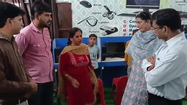अतिरिक्त मुख्य सचिव विनीत गर्ग ने राजकीय माध्यमिक विद्यालय ढाणी ढाका में छोटे बच्चों से सुनी पोएम व पहाड़े