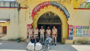 जिला कोटा ग्रामीण पुलिस की #अवैध_शराब के खिलाफ #निरंतर_कार्यवाही जारी
थाना इटावा ने #अवैध_देशी_शराब की 6 पेटी जप्त करते हुए, 02 तस्करो को #गिरफ्तार कर,तस्करी में प्रयुक्त मोटरसाइकिल को भी जप्त करने में सफलता हासिल की