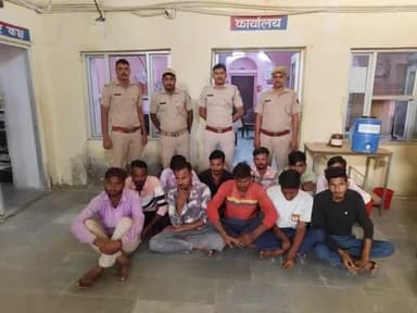दिनांक 26,27.04.2025 को कोटा ग्रामीण पुलिस द्वारा #एरिया_डोमिनेशन_अभियान की कार्यवाही के तहत 70 #विशेष_टीमों के 234 अधिकारी /कर्मचारियों द्वारा, 225 #अपराधियों को गिरफ्तार करने में सफलता हासिल की @PoliceRajasthan @IgpKota
@SujitShank2020