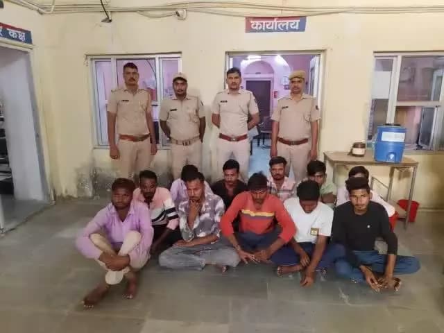दिनांक 26,27.04.2025 को कोटा ग्रामीण पुलिस द्वारा #एरिया_डोमिनेशन_अभियान की कार्यवाही के तहत 70 #विशेष_टीमों के 234 अधिकारी /कर्मचारियों द्वारा, 225 #अपराधियों को गिरफ्तार करने में सफलता हासिल की @PoliceRajasthan @IgpKota
@SujitShank2020