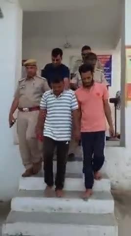 #Udaipur #बड़गांव शराब के ठेके पर सेल्समैन पर चाकू से हमले के दो आरोपी गिरफ्तार
बड़गांव पुलिस थानाधिकारी पुरण सिंह मय टीम ने की कार्यवाही ।