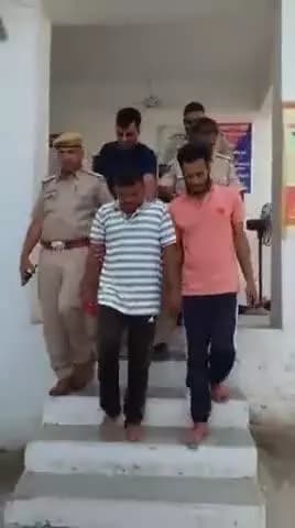#Udaipur #बड़गांव शराब के ठेके पर सेल्समैन पर चाकू से हमले के दो आरोपी गिरफ्तार
बड़गांव पुलिस थानाधिकारी पुरण सिंह मय टीम ने की कार्यवाही ।