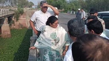 उपायुक्त मनदीप कौर ने संभावित बाढ़ प्रभावित क्षेत्रों का किया दौरा, संबंधित विभाग के अधिकारियों को दिए सख्त निर्देश