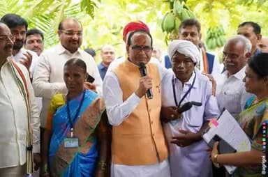 मानसानपल्लि में चौपाल के दौरान किसानों से संवाद कर उन्नत तकनीक और फसल विविधीकरण पर जोर दिया गया।
#ViksitKrishiAbhiyan