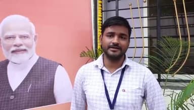 विनोद कुमार के लिए रेलवे की नौकरी सपने की तरह है, ये बात उन्होंने ने रतलाम में आयोजित रोजगार मेले में कही। #RojgarMela