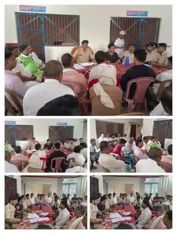 आज दिनांक-01.07.2025 को #सालमारी थाना परिसर में आगामी मुहर्रम और श्रावणी मेला को शांतिपूर्ण माहौल में सम्पन्न कराने हेतु आमजनों के साथ शांति-समिति की बैठक आयोजित की गई I