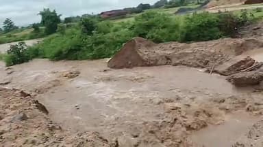 ग्राम पंचायत पशुपति पुर विकास खण्ड वाड्रफनगर जिला बलरामपुर छत्तीसगढ़ में पानी बहुत तेज से हुई है