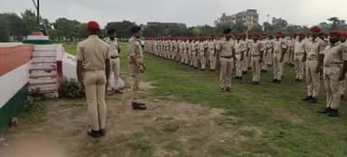 पुलिस अधीक्षक के द्वारा पुलिस केंद्र,सहरसा में चल रहे #नवनियुक्त प्रशिक्षु सिपाहियों के बुनियादी प्रशिक्षण परेड का निरीक्षण किया गया।