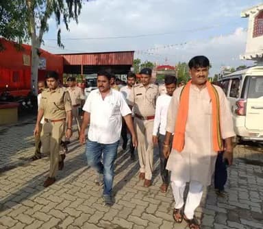 आज दिनांक-29.07.25 को पुलिस अधीक्षक, कटिहार के द्वारा कटिहार अनुमंडल के मनिहारी में गंगा नदी से जल उठा के जाने वाले काँवर यात्रियों को बाबा गोरखनाथ धाम पूजा_अर्चना करने हेतु #श्रावणी मेला_2024 को शांतिपूर्ण माहौल में सम्पन्न कराने एवं विधि-