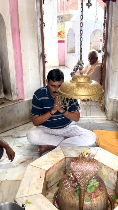 अमेठी के पास बाबा मुकुट नाथ के मंदिर में भोलेनाथ के दर्शन एवं पूजन.
#हरहरमहादेव 🔱🙏