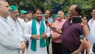 नौएडा प्राधिकरण पर धरने में अपने विचार रखते हुए #किसान_आंदोलन @congree