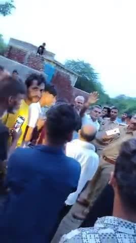 konkera village near by kd hospital near akbarpur chata.mathura .kal .date.11/8/2025 ko 4 saal ka bacha gira nale