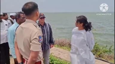 నాంపల్లి: భీమారం గ్రామం వద్ద ఉన్న లో లెవెల్ కాజ్ వే ను తనిఖీ చేసిన జిల్లా కలెక్టర్ ఇలా త్రిపాఠి ఎస్పీ శరత్ చంద్ర పవార్