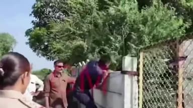 કોટડા સાંગાણી: કોટડાસાંગાણીના હનુમાનજી મંદિરે લુંટ ચલાવનાર આરોપીઓ પાસે ઘટનાનું રિહર્સલ કરાવાયું, ત્રણથી વધુ ગુના પરથી પડદો ઊંચકતી પોલીસ